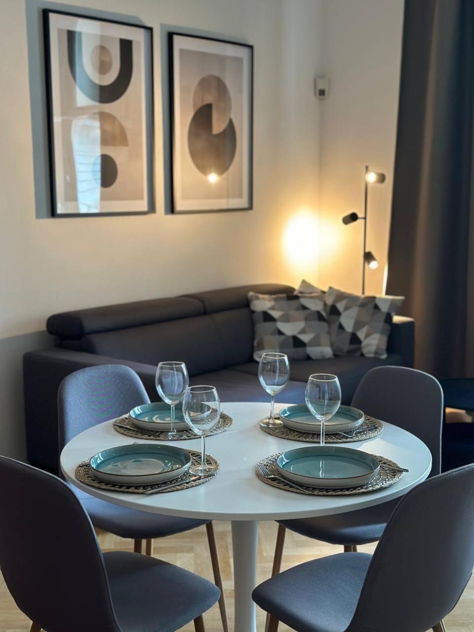Spacious Elegance - A Central Gem — Photos 3