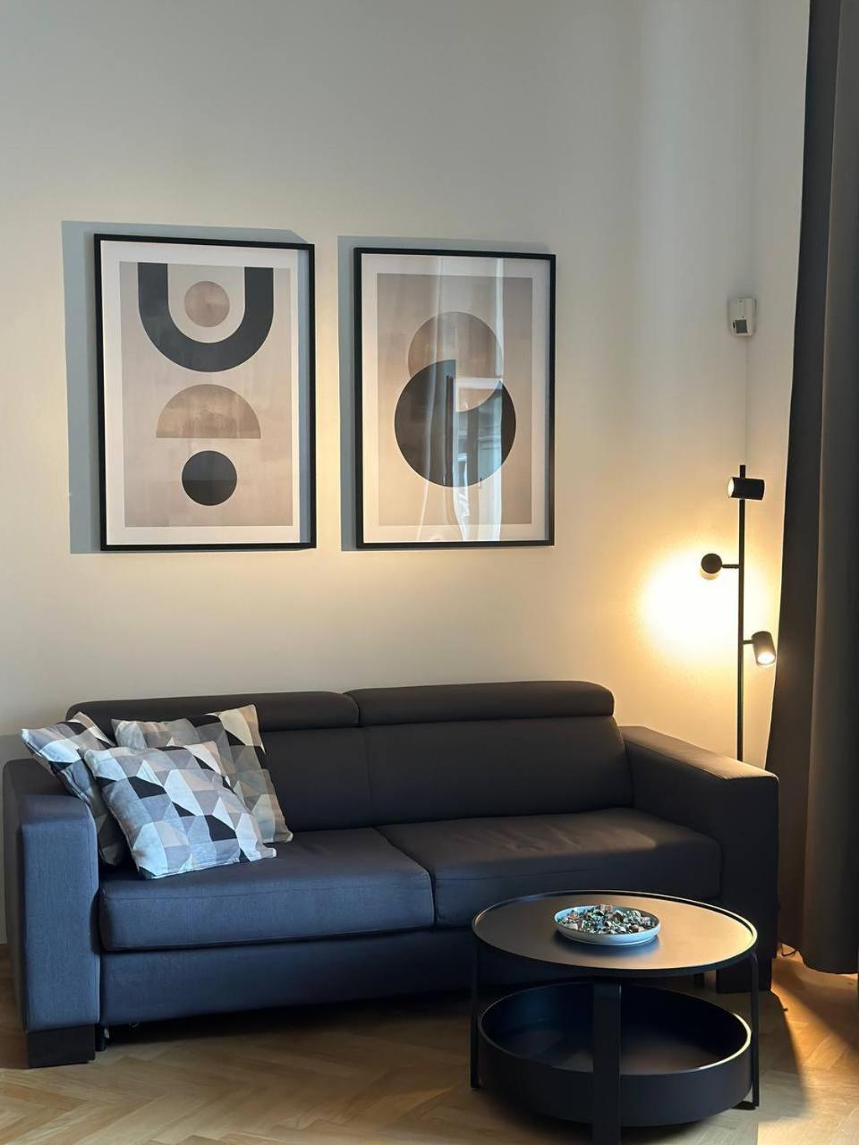 Spacious Elegance - A Central Gem — Photos 2